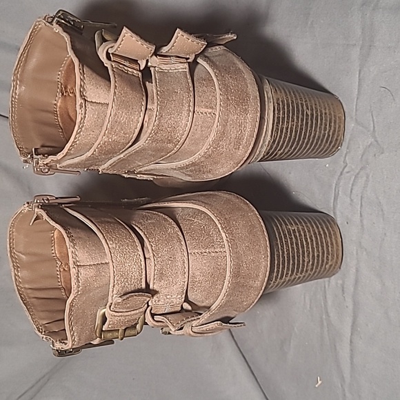 Ankle boots - Picture 4 of 8